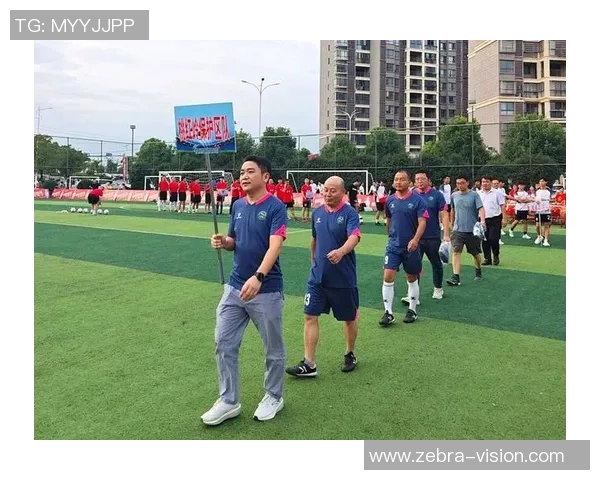 32号球星在绿茵场上的精彩表现与背后的奋斗故事 32号球星在绿茵场上的精彩表现与背后的奋斗故事