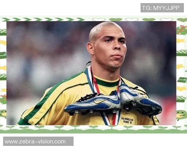 光头足球超级球星的辉煌历程与不凡成就揭秘