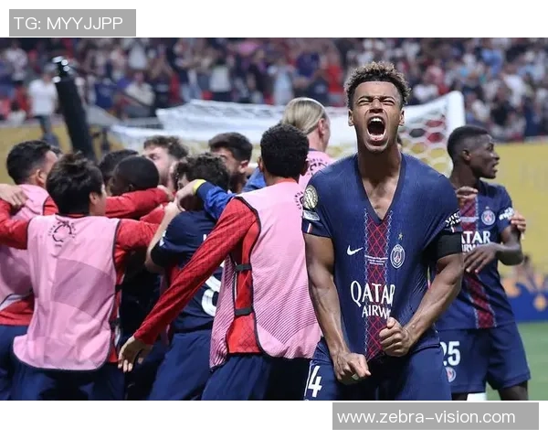 大巴黎足球球星闪耀赛场精彩瞬间解析与未来发展展望