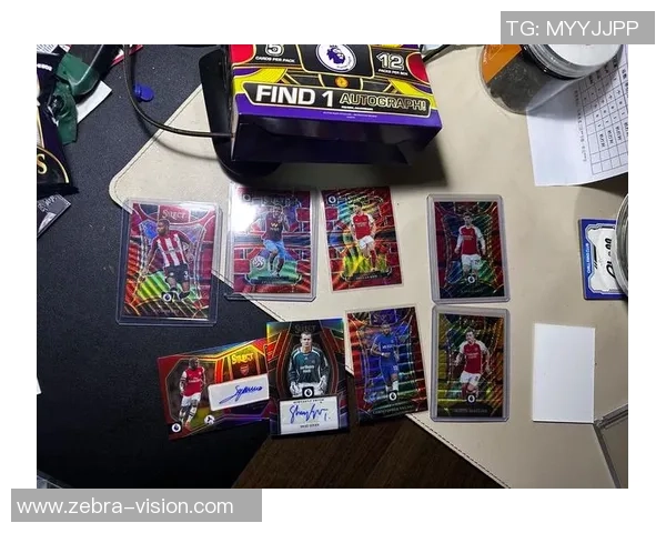 帕尼尼足球球星卡闪卡系列全解析珍稀收藏价值与设计特点