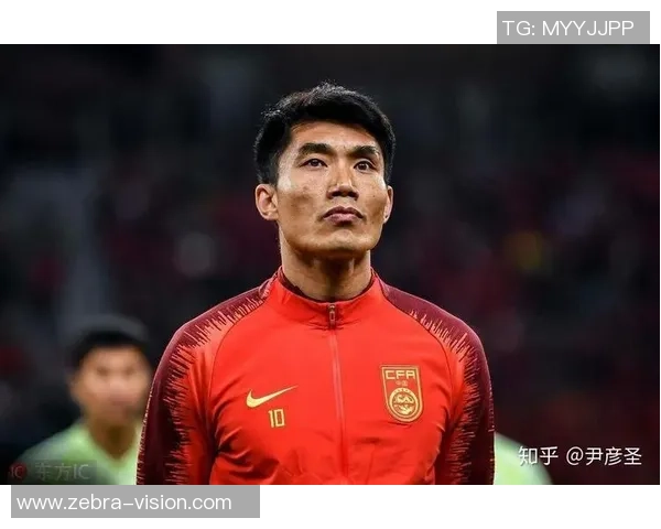 詹姓足球球星的辉煌历程与绿茵场上的非凡瞬间